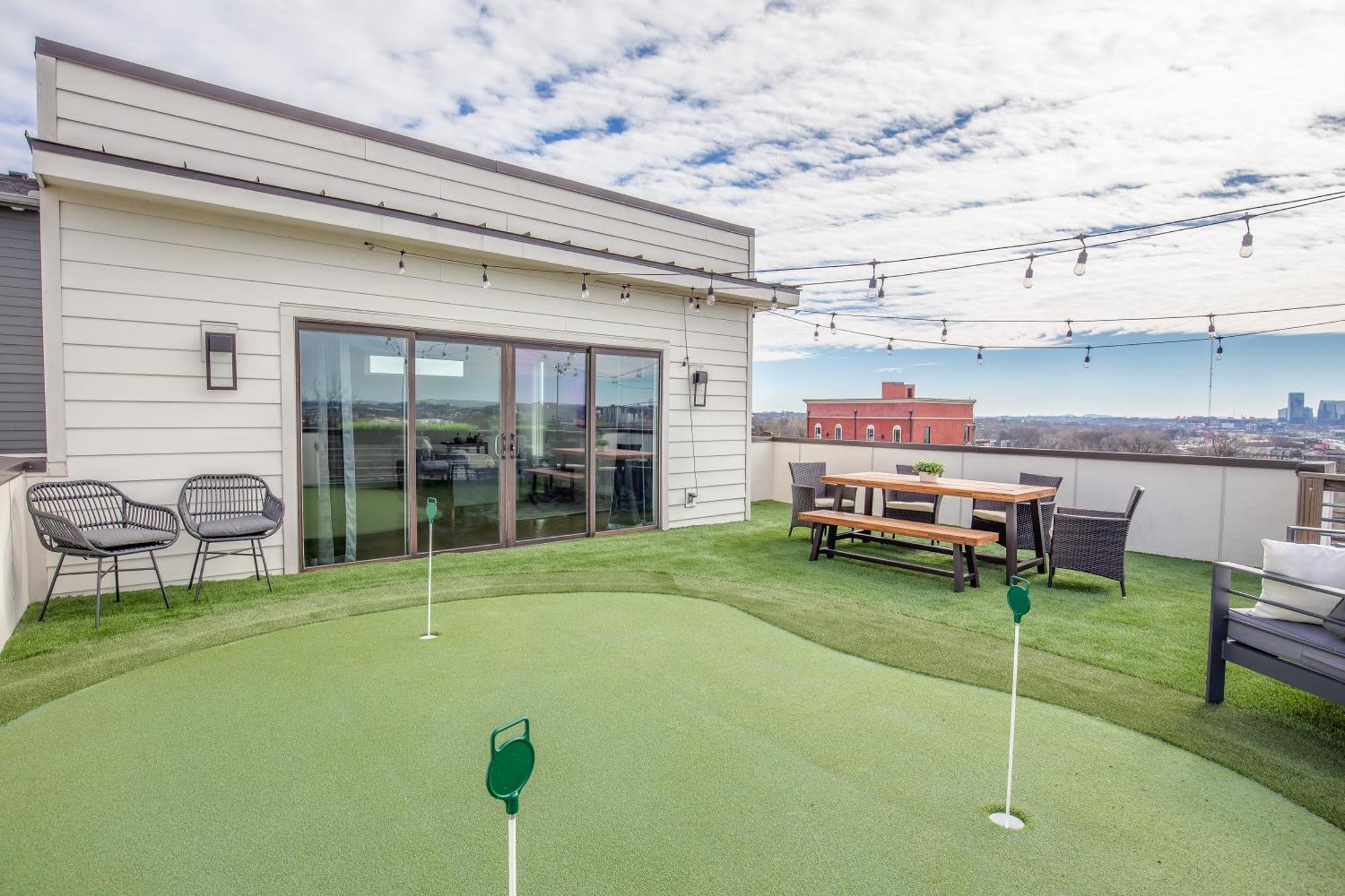 Whiskey House With Rooftop Golf, City Views! 8Min To Downtown! Sleeps 9! Nashville Buitenkant foto