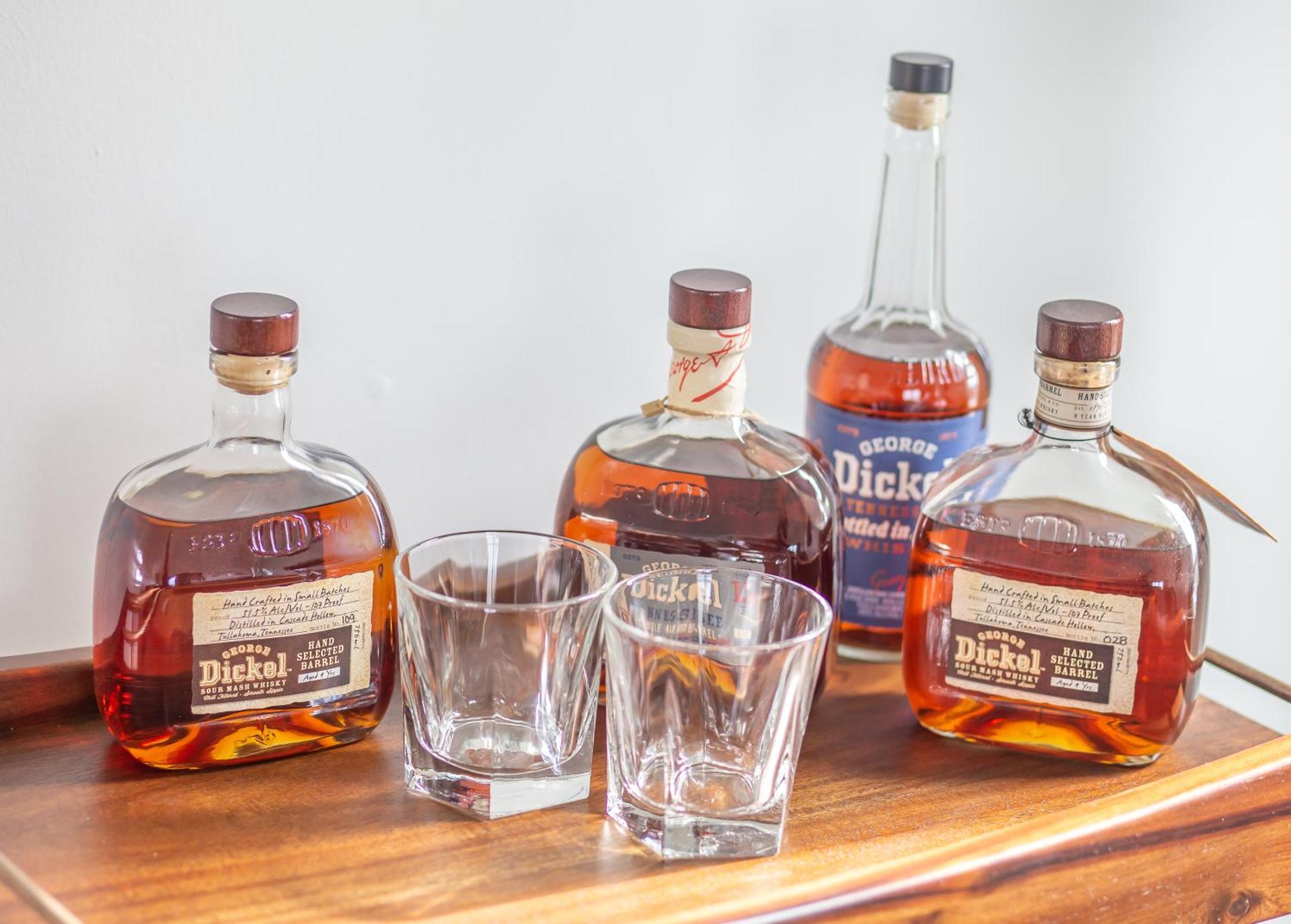 Whiskey House With Rooftop Golf, City Views! 8Min To Downtown! Sleeps 9! Nashville Buitenkant foto