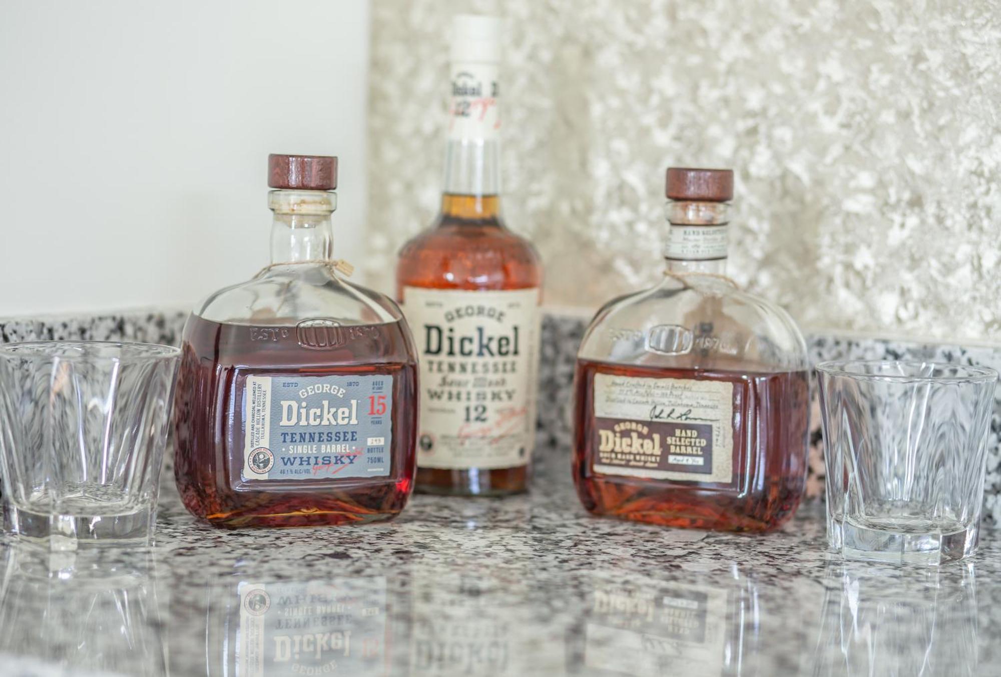 Whiskey House With Rooftop Golf, City Views! 8Min To Downtown! Sleeps 9! Nashville Buitenkant foto